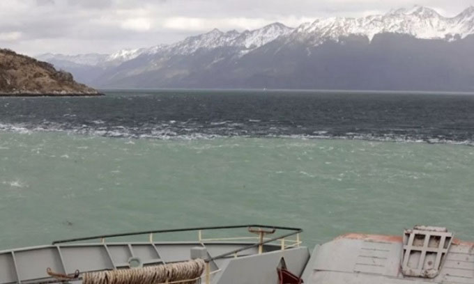 Picture 1 of Where the world's oceans meet