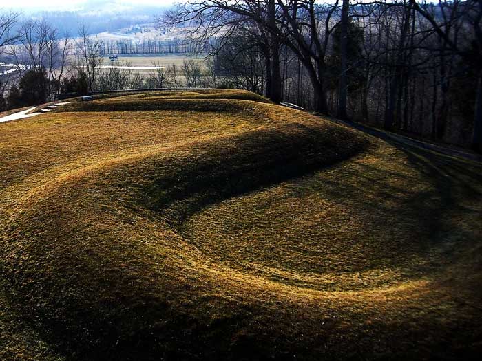 Who created the largest snake mound in the world? Picture 5