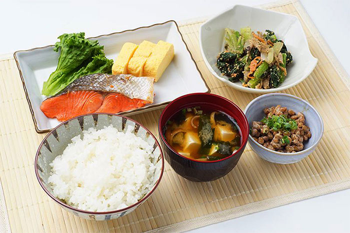 Why are there no breakfast shops in Japan? Picture 1