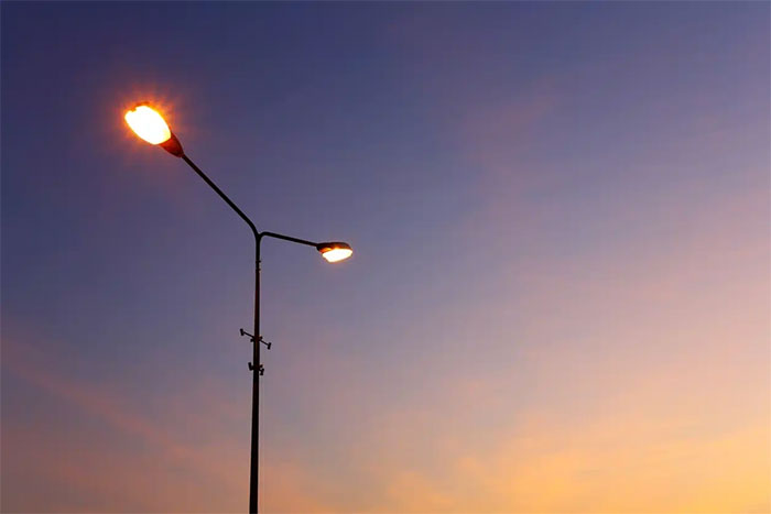 Picture 2 of Why did Denmark change road lights to red?