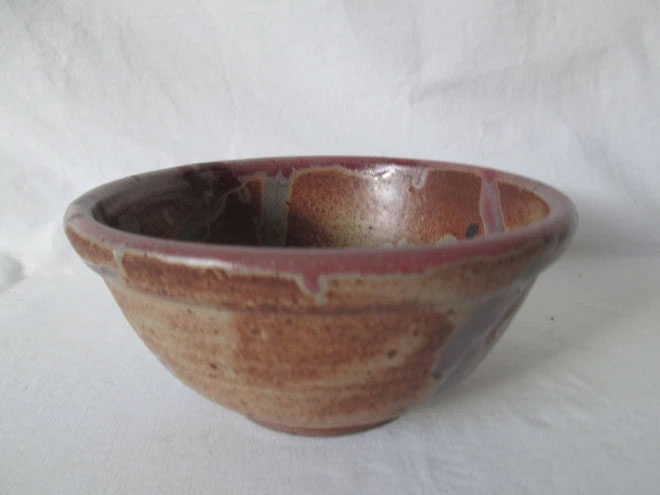 Why do Chinese people break an earthen pot before raising the coffin to bury it? Picture 1
