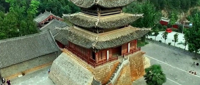 Why does a strange rain always fall on an 1800-year-old temple every June? Picture 3