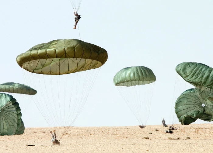 Picture 4 of Why don't passengers parachute to escape when a civil plane crashes?