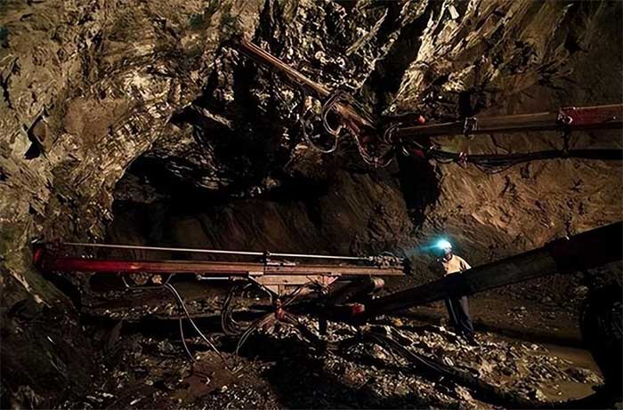 Picture 3 of Why has no one dared to dig the world's largest gold mine for 80 years?