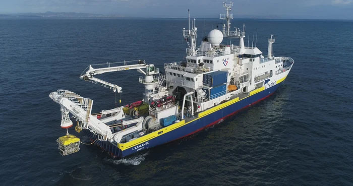 Why is finding a missing submarine in the ocean like 'looking for a needle in a haystack'? Picture 9