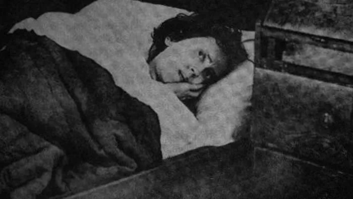 Picture 1 of Woman wakes up after 32 years of sleep