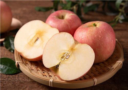 Picture 2 of Women eat an apple every morning on an empty stomach, 7 days later the body will feel a significant change