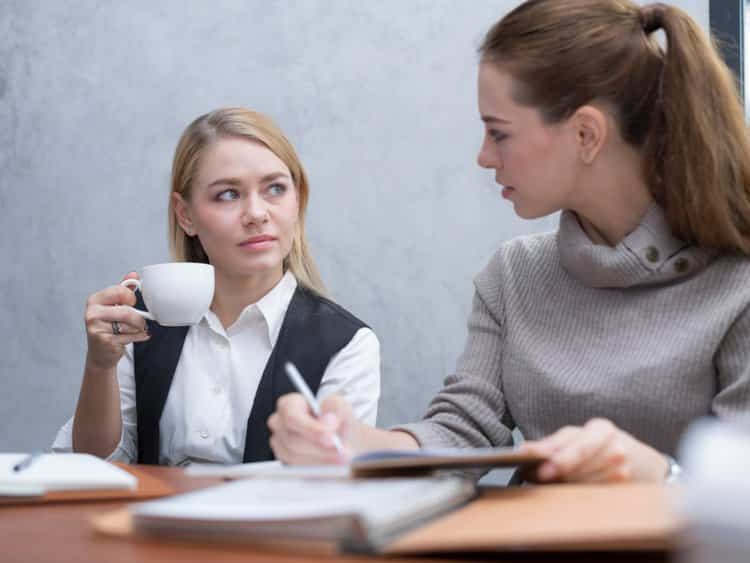 11 signs that your partner is lying to you