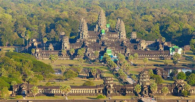 12 god statues discovered at Cambodia's Angkor Archaeological Park