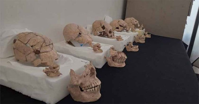 13 'alien' skulls next to Mayan pyramids