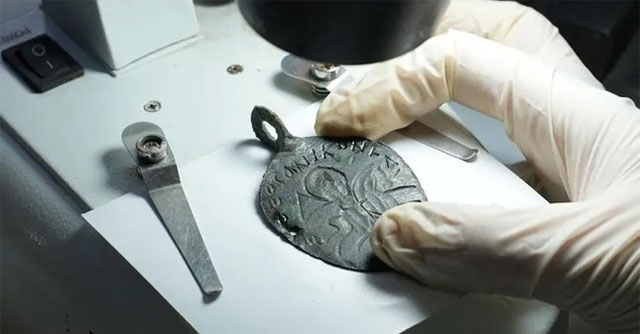 1,600-year-old amulet found depicting King Solomon stabbing the devil to death