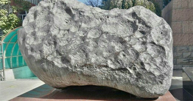 430 km long field filled with meteorites