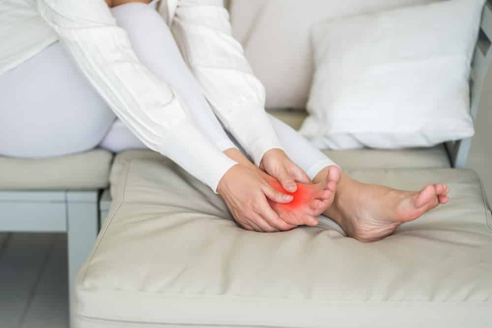 8 signs in your feet that warn you of your health