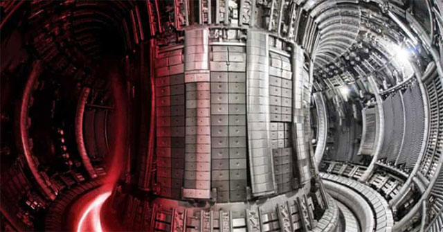 A fusion reactor generates energy with 14kg of explosives