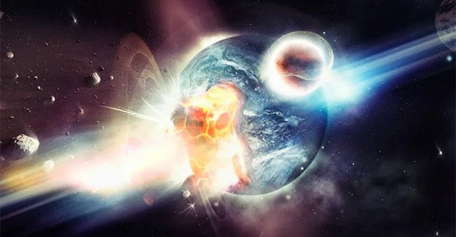 A 'second moon' made of gold appears in the heart of the Earth?