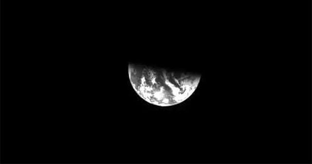 Amazing photo of Earth at 1/3 light-second: Japan's 'unique' test