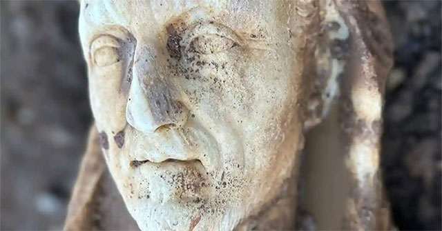 Ancient Hercules Statue Discovered While Fixing Plumbing in Rome