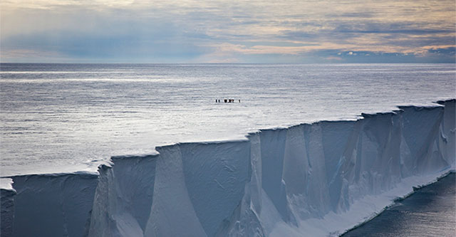 Antarctica Wall: The Mystery Hidden Next to Earth!
