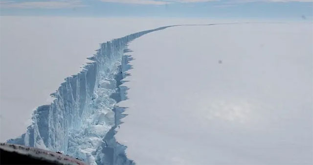 Appears a 'sky river' capable of 'breaking' a continent