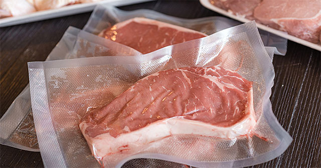 Be careful with toxins generated from vacuum-sealed food