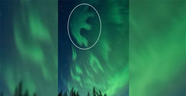 Black aurora appears in the sky over Alaska