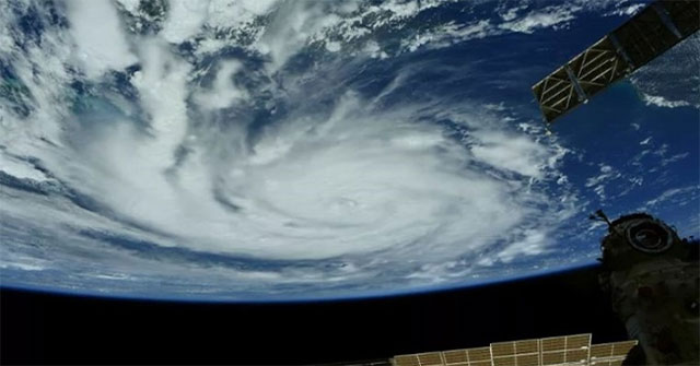 Bubble screen - Technology can prevent hurricanes from hitting the US