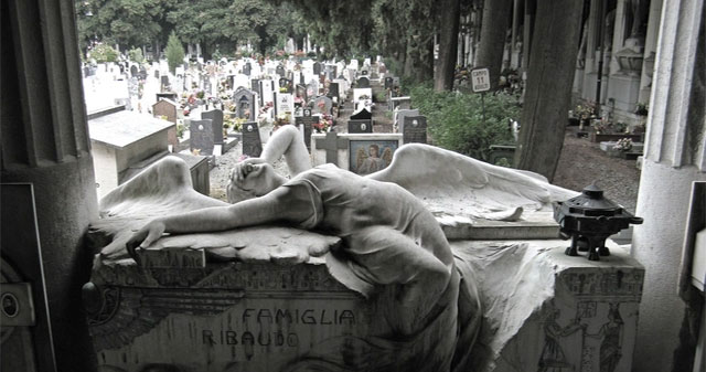 Cemetery in Italy with haunted art architecture, attracting tourists around the world because it is so impressive