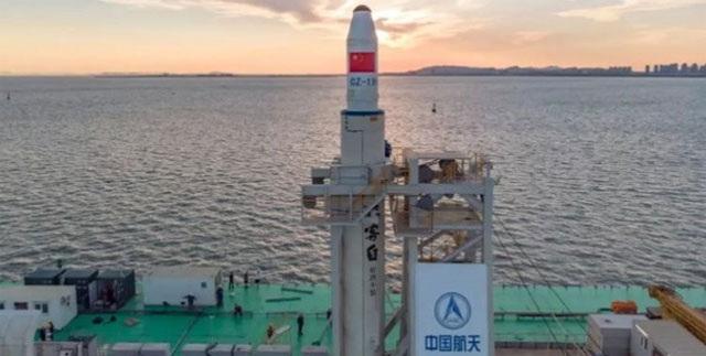 China builds a ship to launch missiles at sea