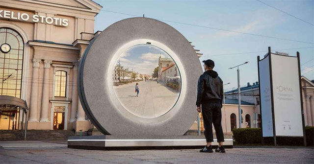 'Communication Gate' in science fiction movies appears in Europe
