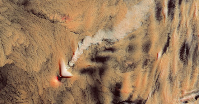 Confusing photos of volcanoes from space