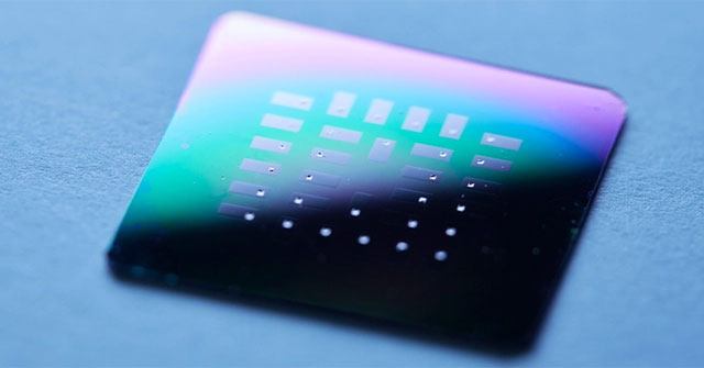 Create an ultra-thin power generation system that uses glucose in the body to produce energy