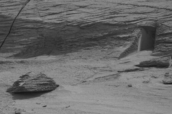 Curiosity spacecraft finds 'entrance' on Mars: What is this strange structure?