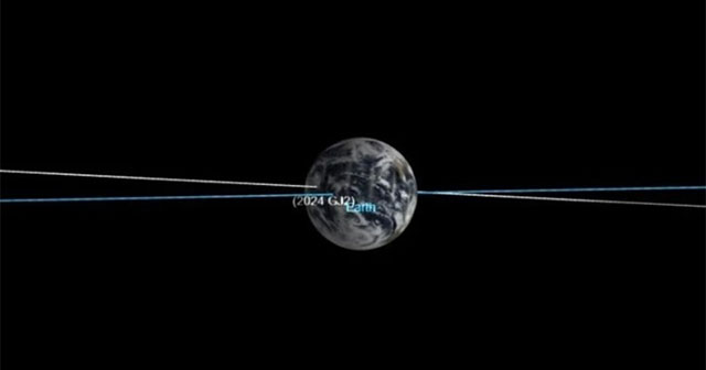 Detection of asteroid flying 30 times closer to Earth than the Moon