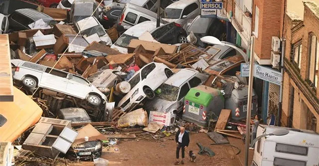 Devastating scenes in Spain after massive flash floods, government declares 3 days of national mourning