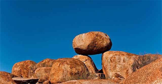 Devil's marbles: The mysterious balance of Australian nature