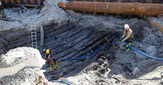 Discovered 700-year-old merchant ship wreck buried under the street