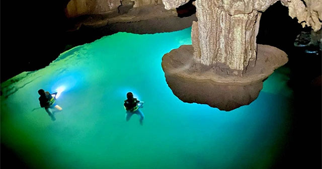 Discovering a mysterious lake 'hanging' in Thung cave