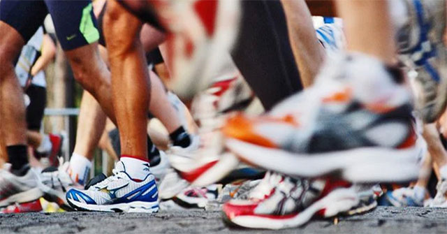 Do running shoes really help reduce injuries and improve training efficiency?