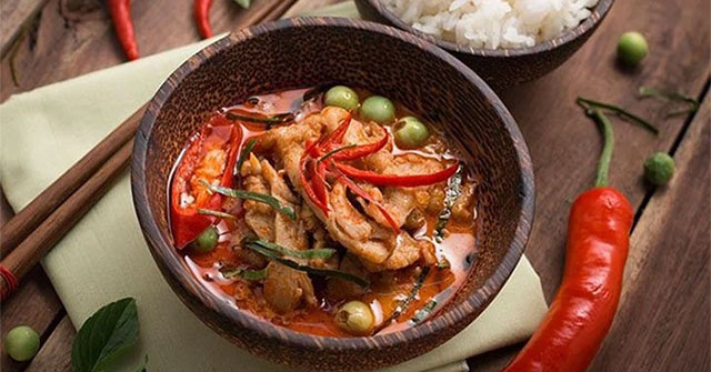 Does eating spicy food really cause stomach ulcers?