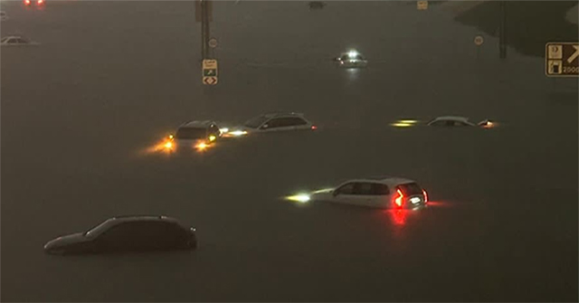 Dubai suddenly flooded horribly: Supercars floating on the streets, planes 'surfing on the water'