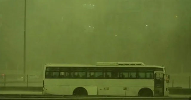 Dubai's sky suddenly turned green amid a historic storm, what phenomenon is this?