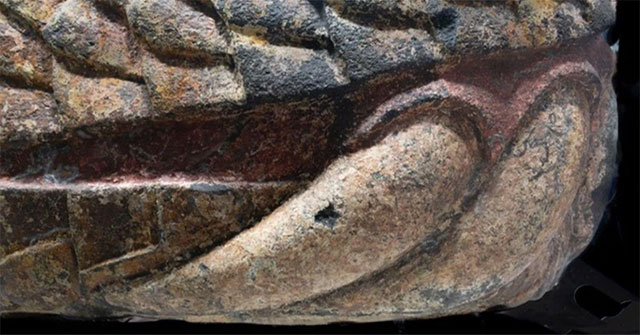 Earthquake causes 1.3-ton treasure to appear in the middle of university