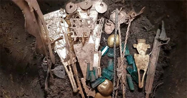 Eight ceramic jars filled with gold, silver and emeralds discovered