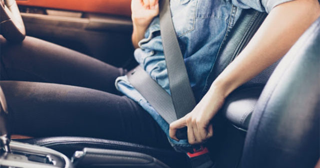 Equip yourself with 5 skills to escape in the nick of time when your car falls into water.