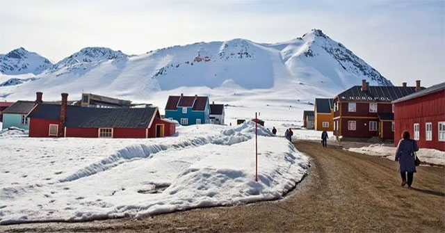 Explore Ny-Alesund: The Cleanest Town in the World