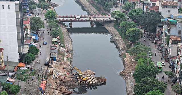 Explore the 'giant' underground sewer line under the To Lich riverbed
