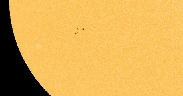 For the past 24 hours, radio waves around the world have been flickering: The culprit is appearing in the sky!