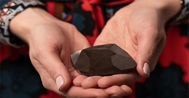 Found an extremely rare 2.6 billion-year-old black diamond from extraterrestrial