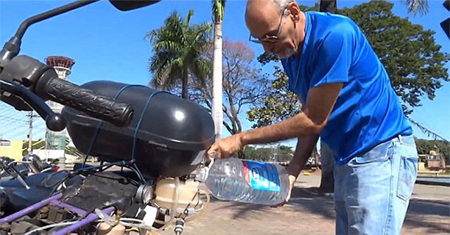 Gasoline is too expensive, the man created a motorcycle that runs on water