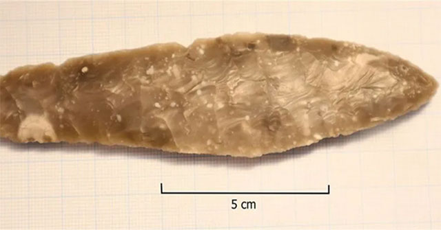 Girl unexpectedly picks up 3,700-year-old knife while playing at school